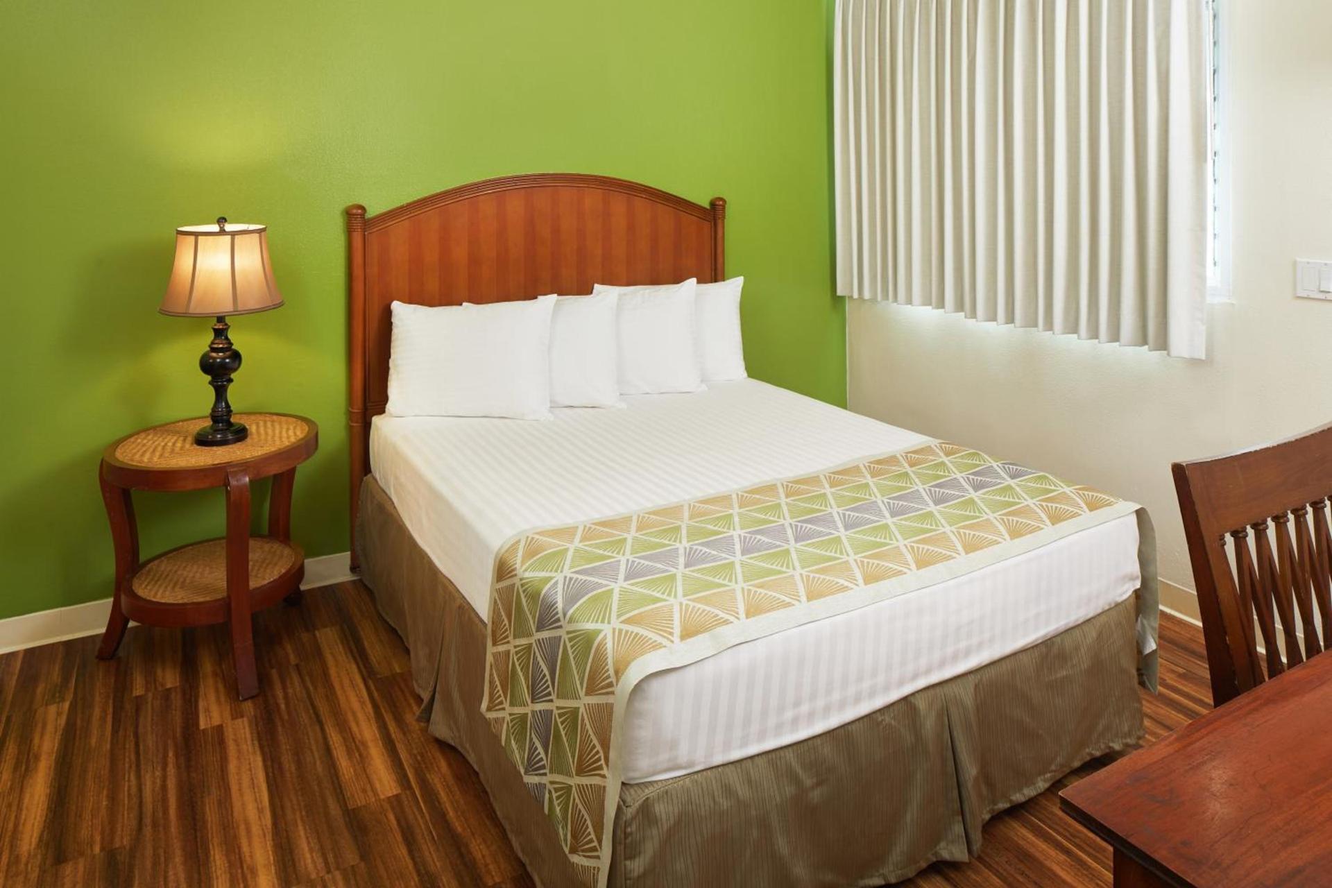 Pacific Marina Inn Airport photo 22
