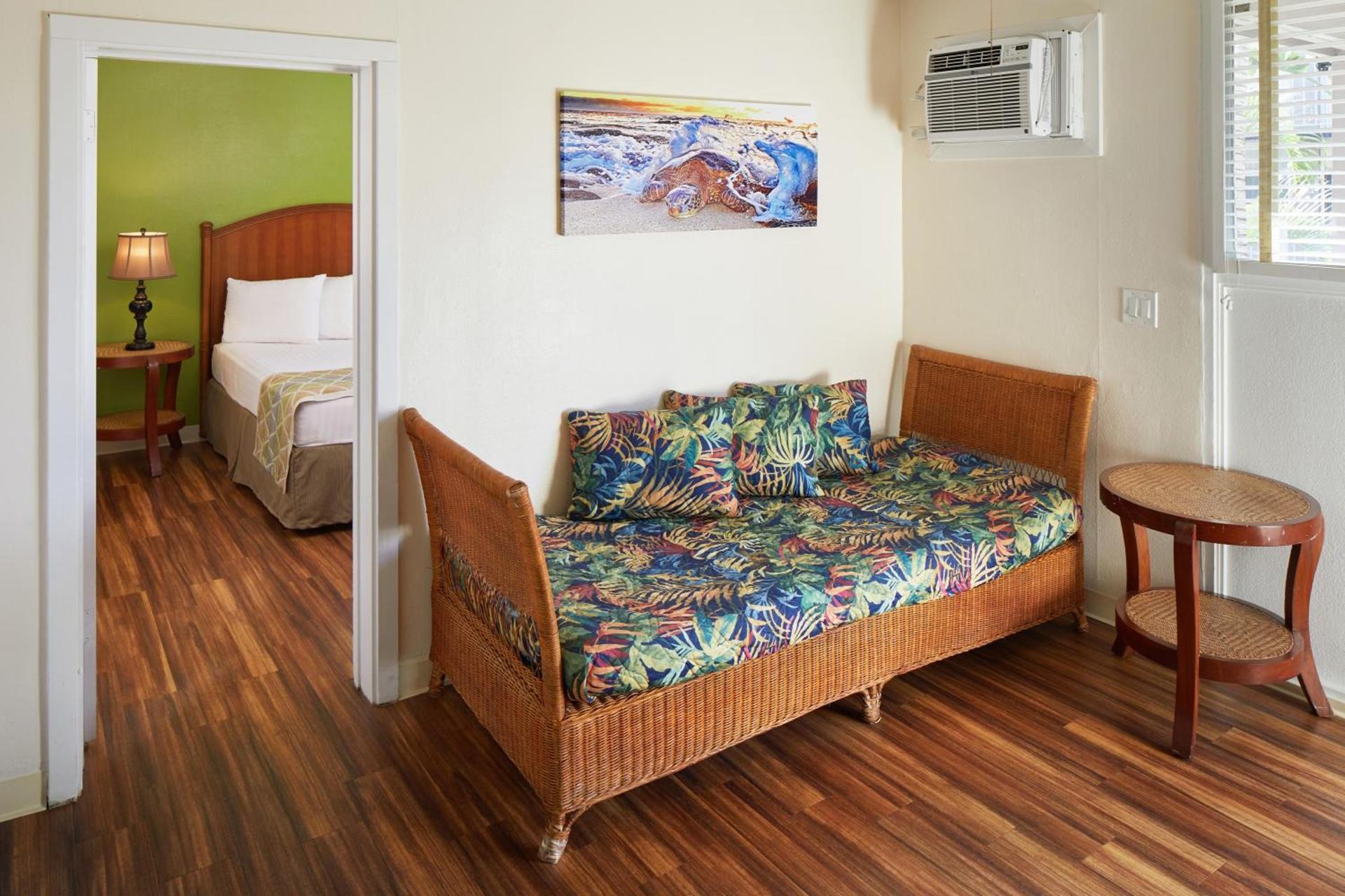 Pacific Marina Inn Airport photo 20