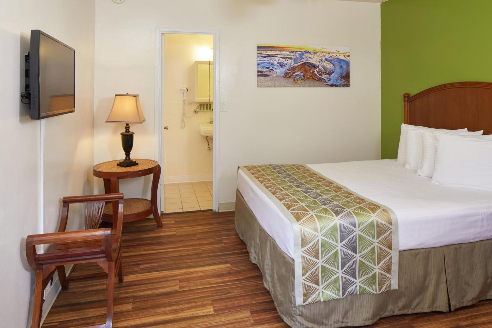 Pacific Marina Inn Airport photo 26
