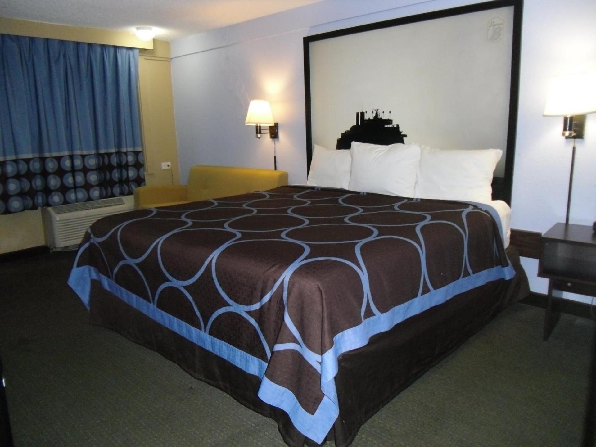 Super 8 by Wyndham Lantana West Palm Beach photo 29