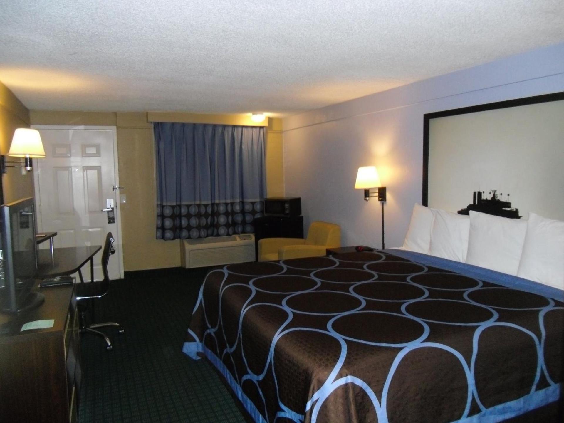 Super 8 by Wyndham Lantana West Palm Beach photo 28