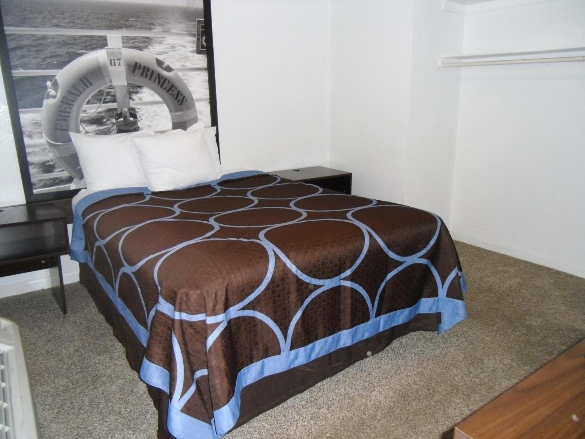 Super 8 by Wyndham Lantana West Palm Beach photo 26