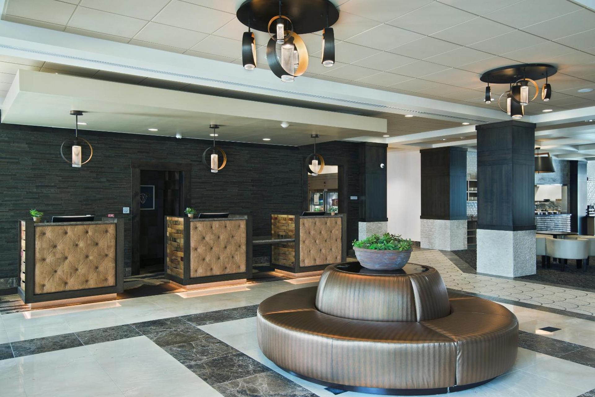 Oxford Suites Sonoma - Rohnert Park photo 2