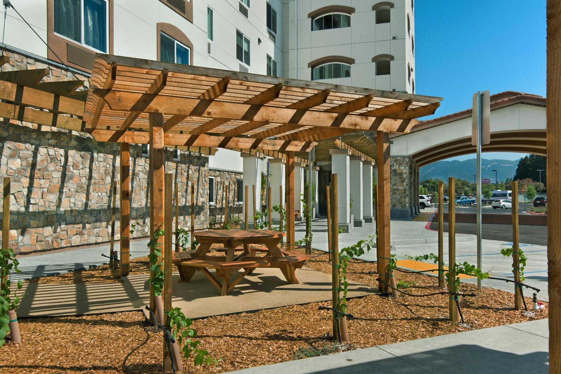 Oxford Suites Sonoma - Rohnert Park photo 22