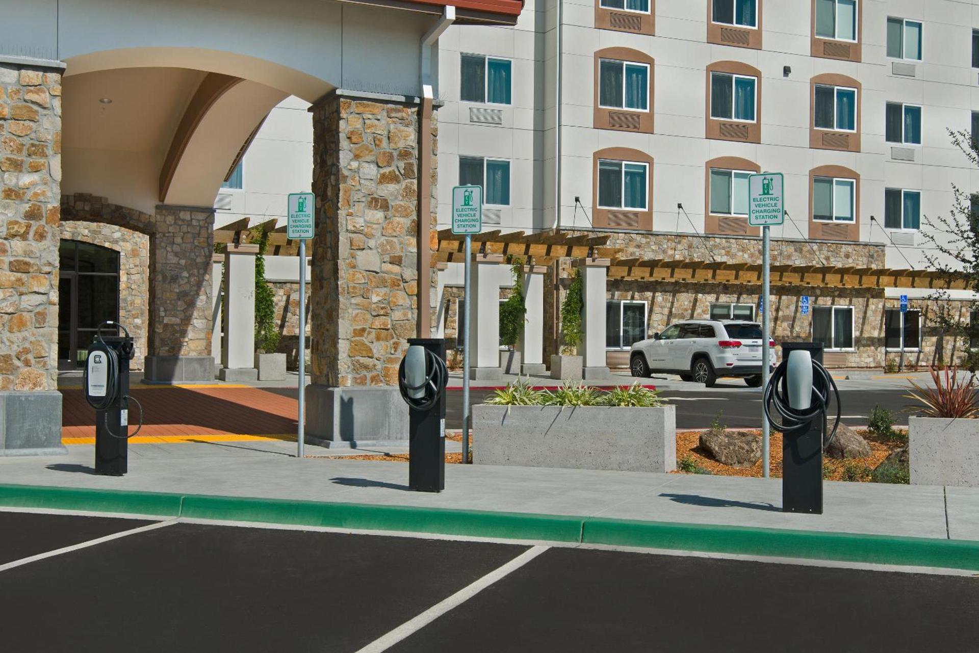 Oxford Suites Sonoma - Rohnert Park photo 28