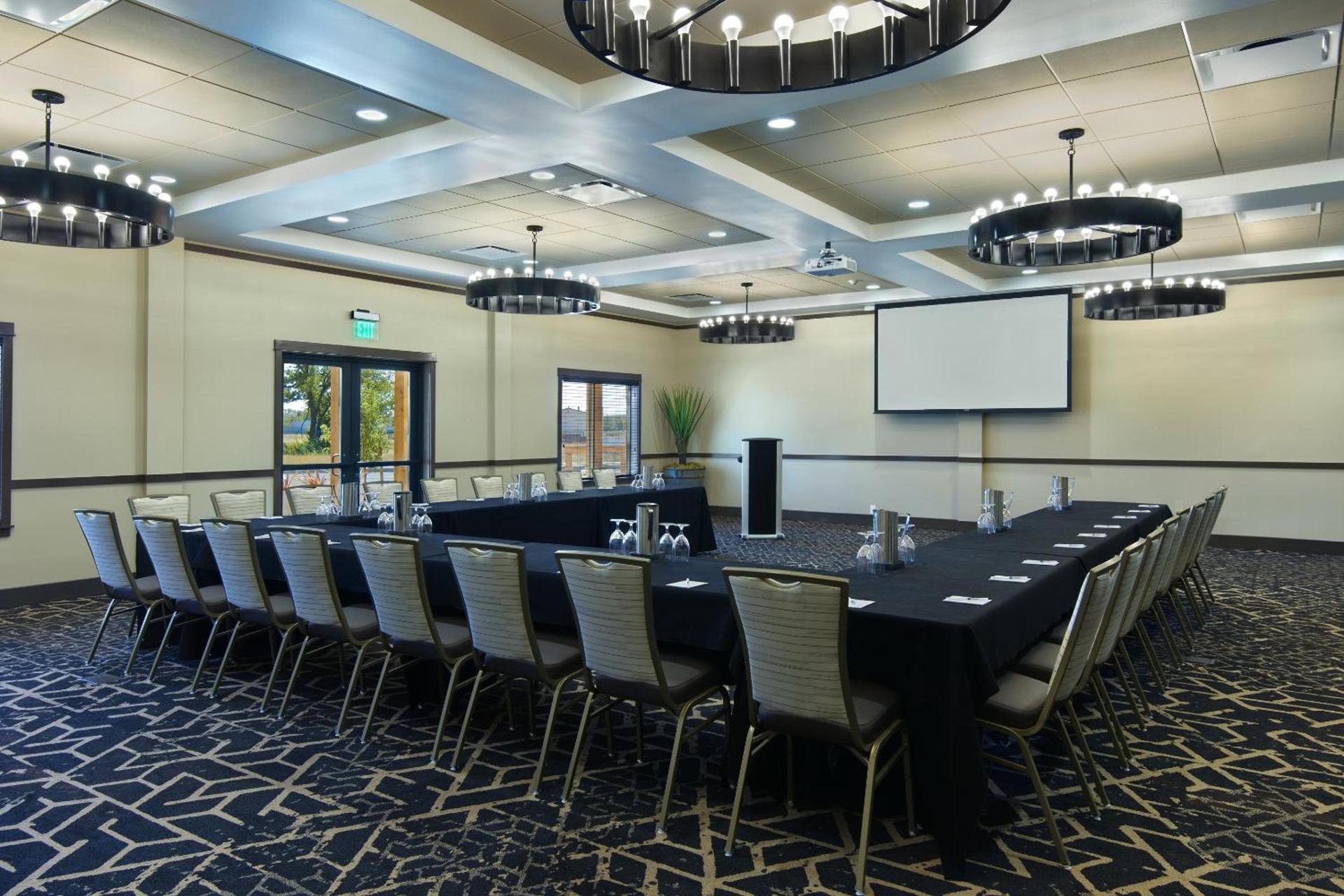 Oxford Suites Sonoma - Rohnert Park photo 19