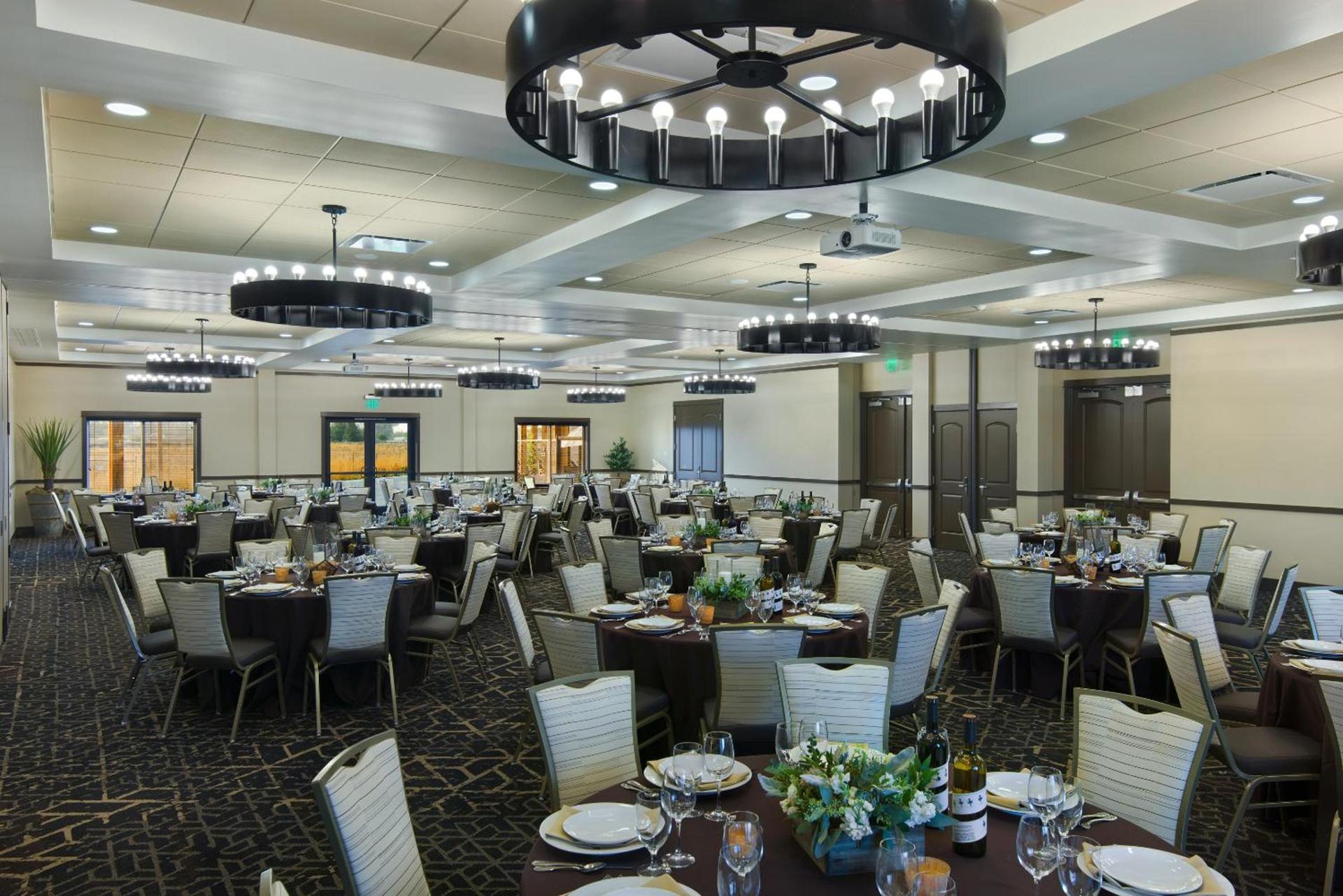 Oxford Suites Sonoma - Rohnert Park photo 18