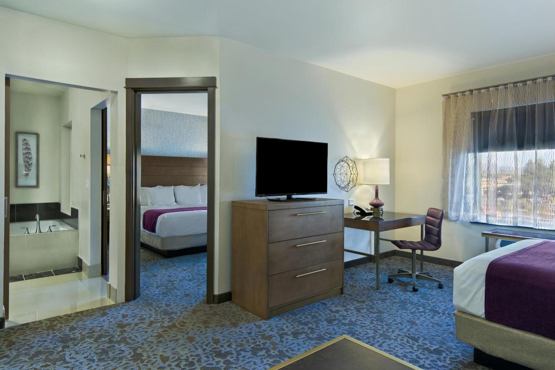 Oxford Suites Sonoma - Rohnert Park photo 7