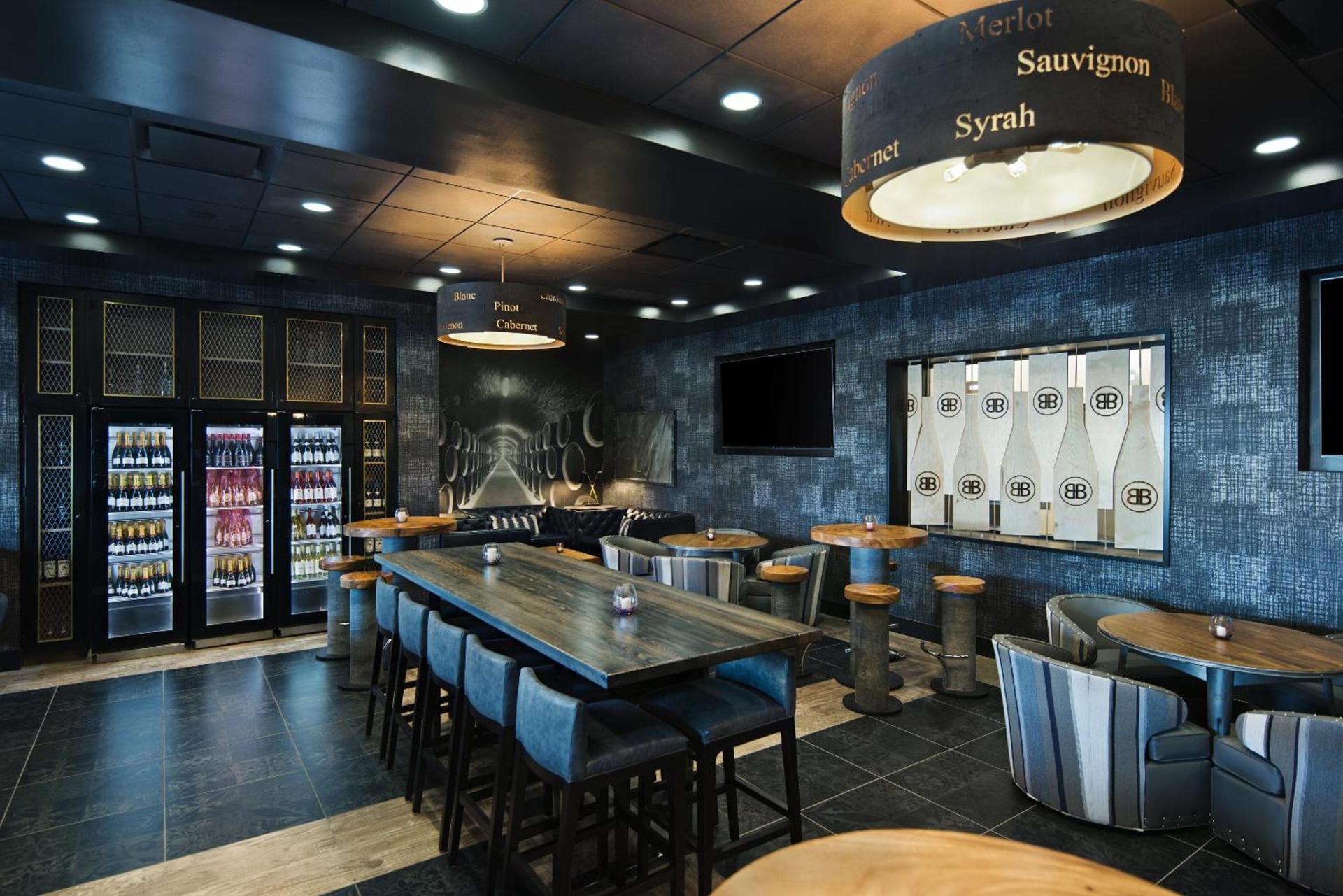 Oxford Suites Sonoma - Rohnert Park photo 11