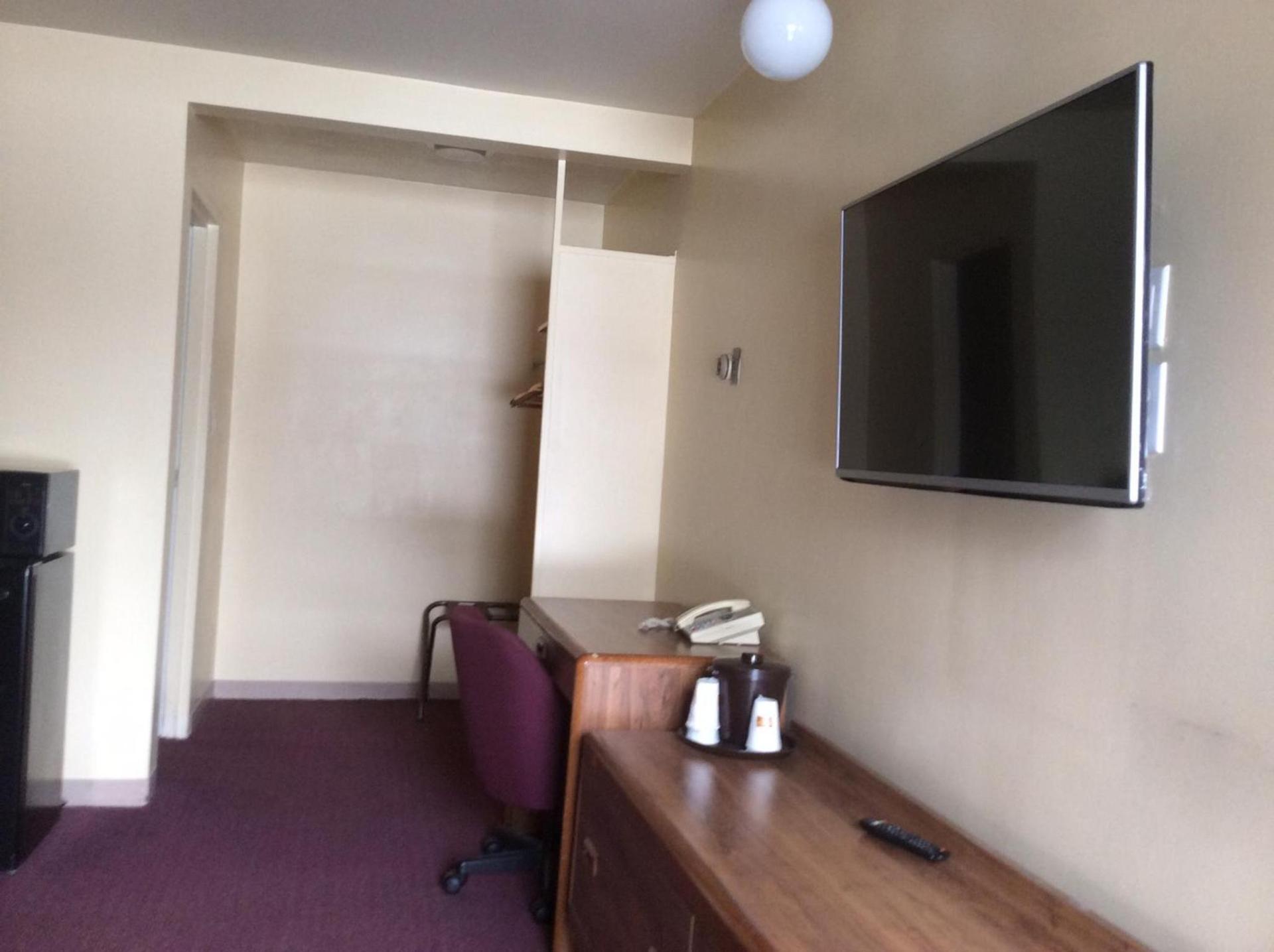 Allenwood Motel photo 21