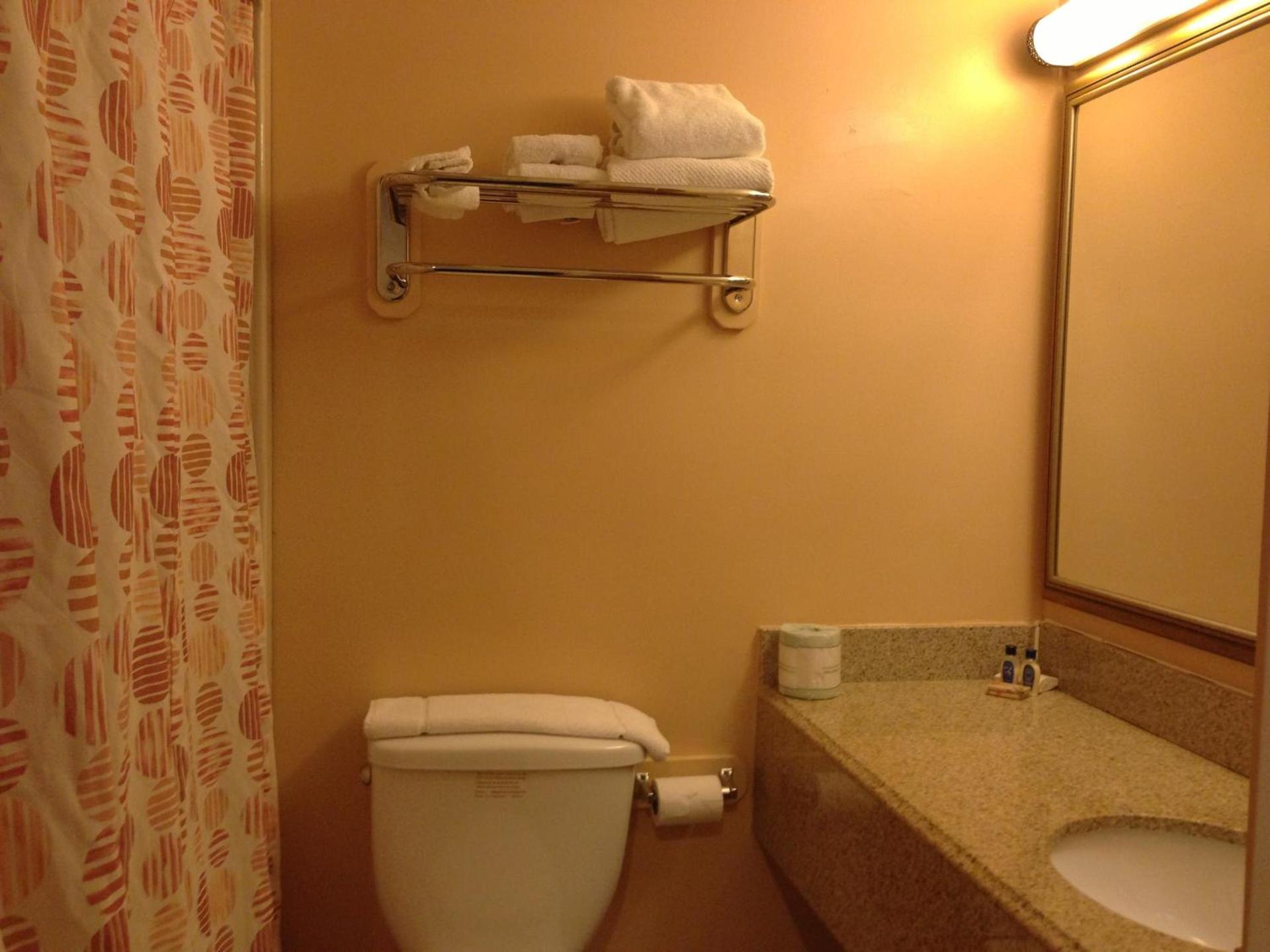 Village Inn Annapolis MD photo 5