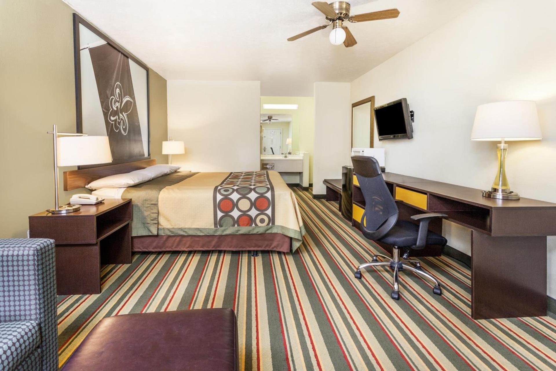 Super 8 by Wyndham Brookhaven photo 11