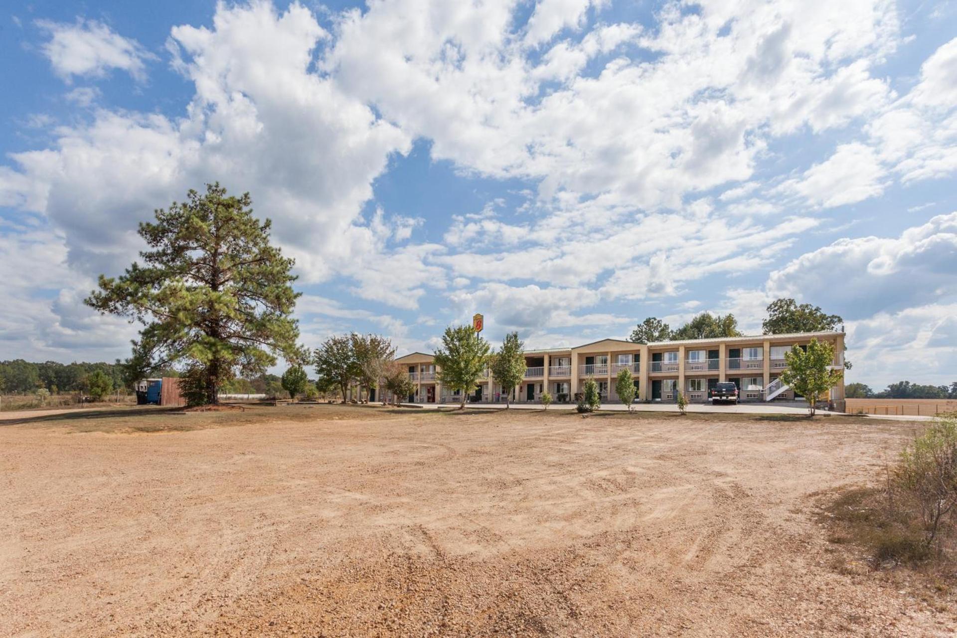 Super 8 by Wyndham Brookhaven photo 8