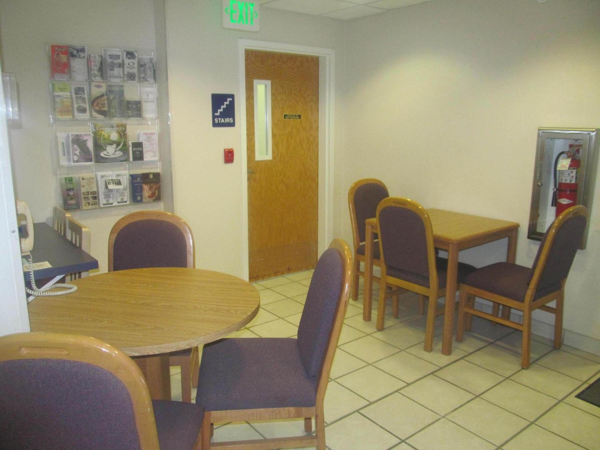 Microtel Inn by Wyndham Champaign photo 5