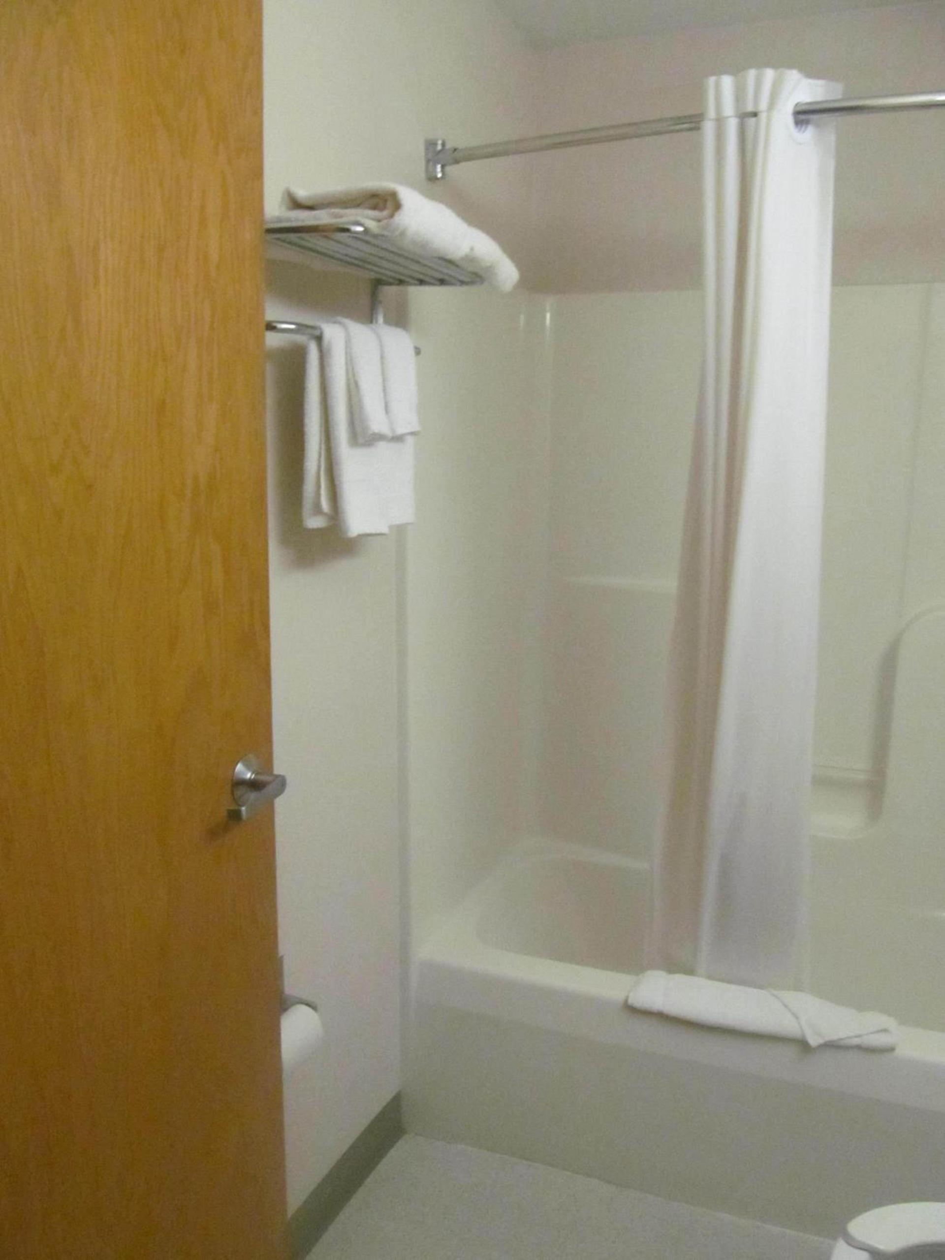 Microtel Inn by Wyndham Champaign photo 23