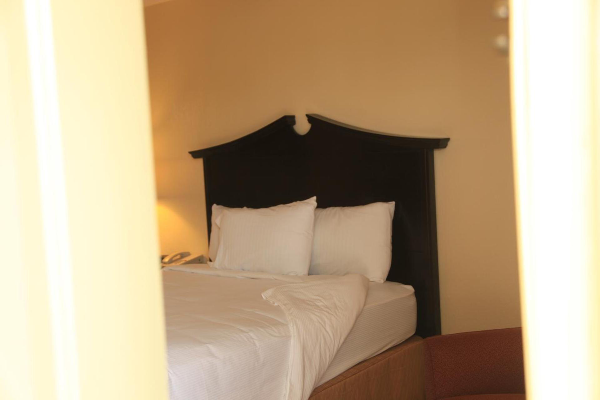 Plaza Inn Midland photo 22