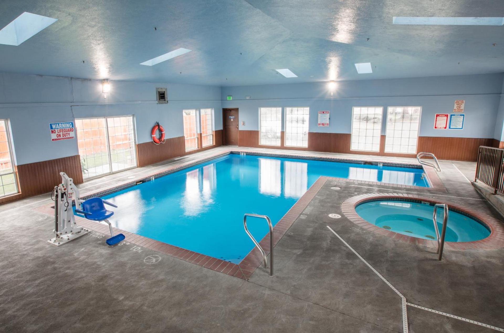 Bridgeway Inn & Suites - Portland Airport photo 12