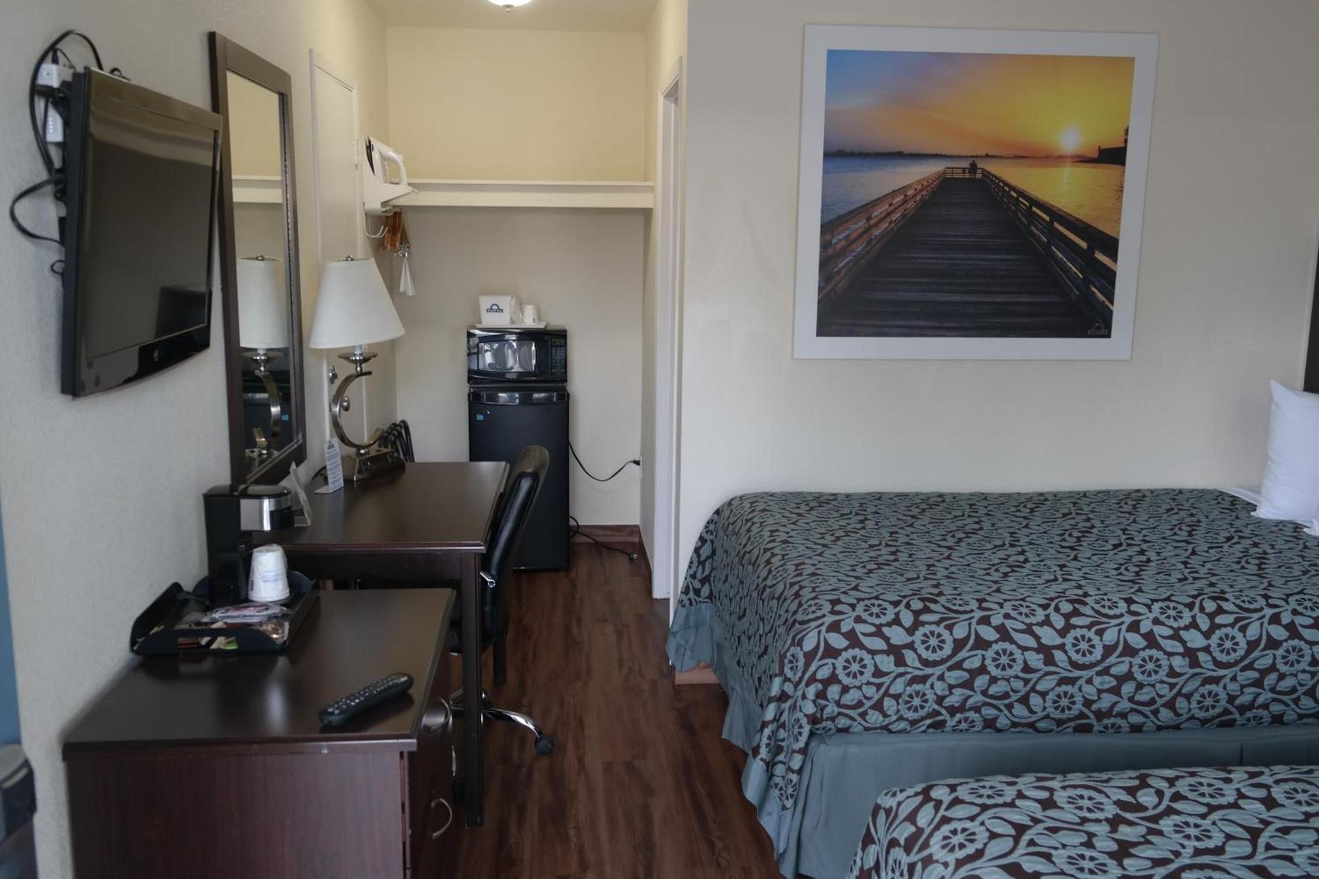 Days Inn by Wyndham Santa Maria photo 15