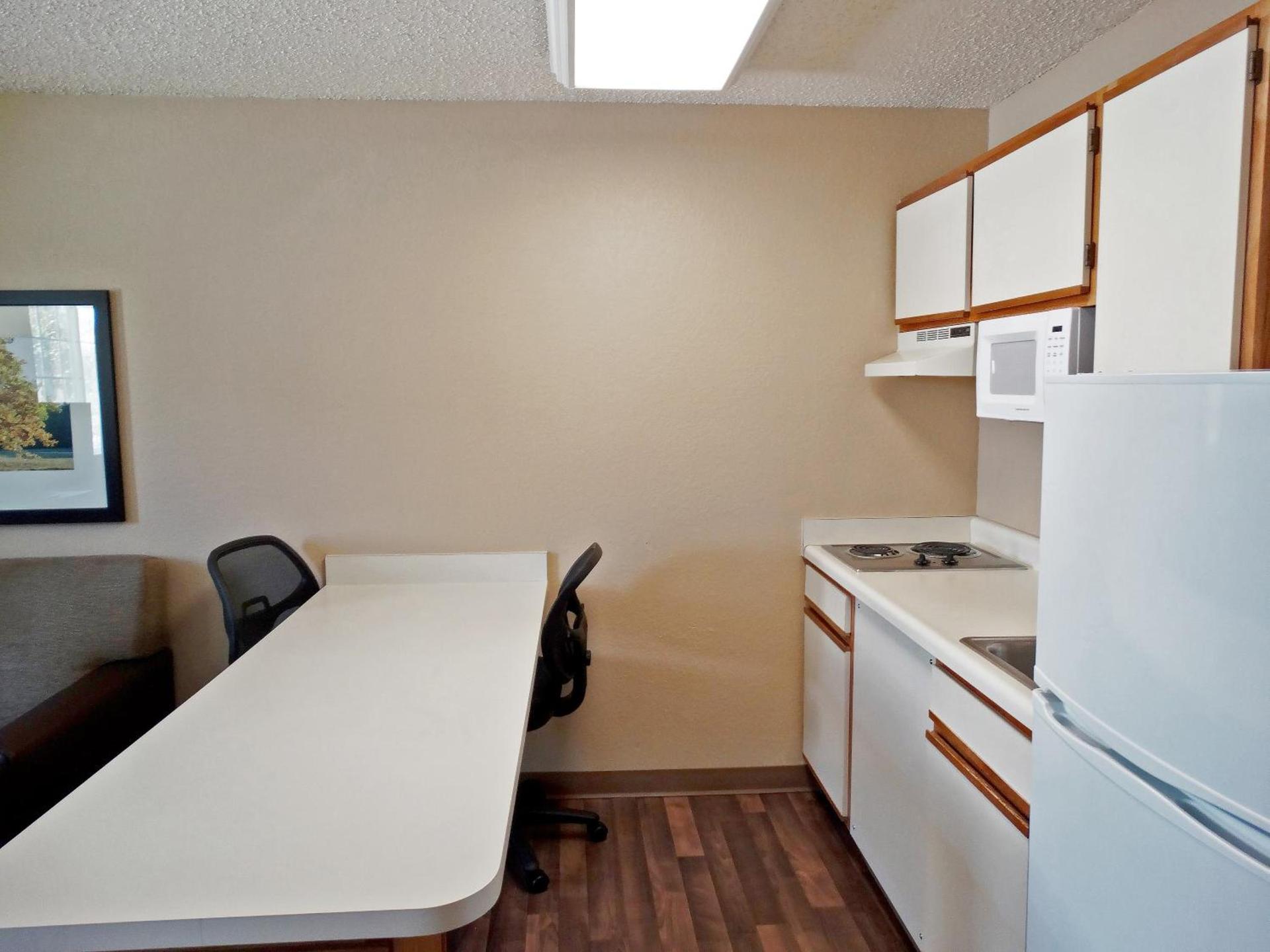 Extended Stay America Suites - Indianapolis - West 86th St photo 52
