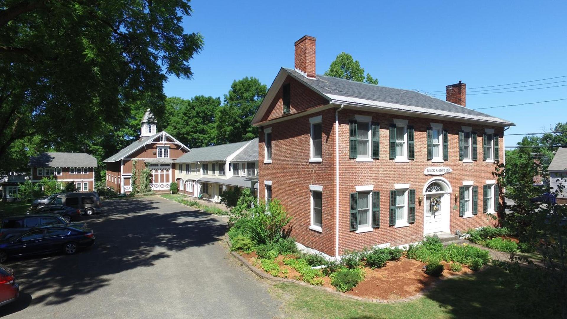The Black Walnut Inn photo 3