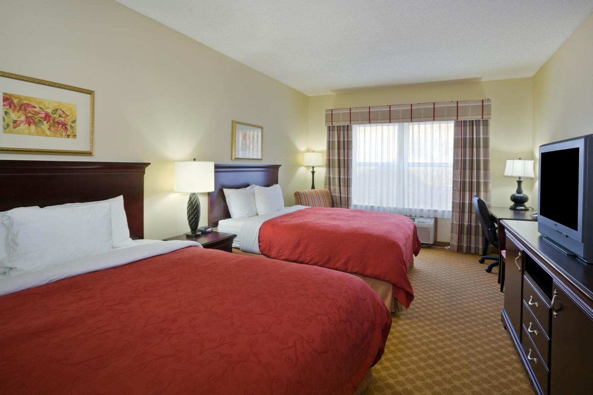 AmericInn by Wyndham Iron Mountain photo 43