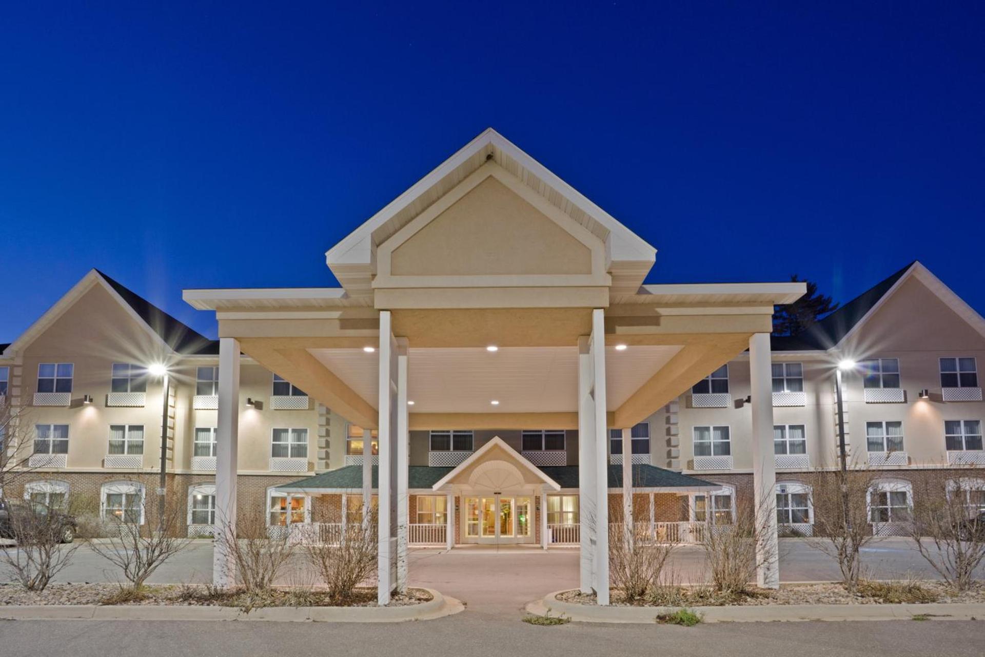AmericInn by Wyndham Iron Mountain photo 62
