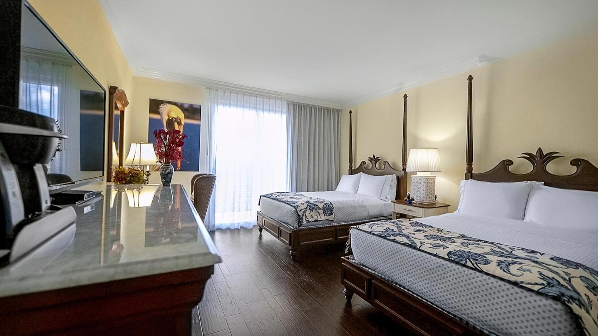 Inn at Pelican Bay photo 16