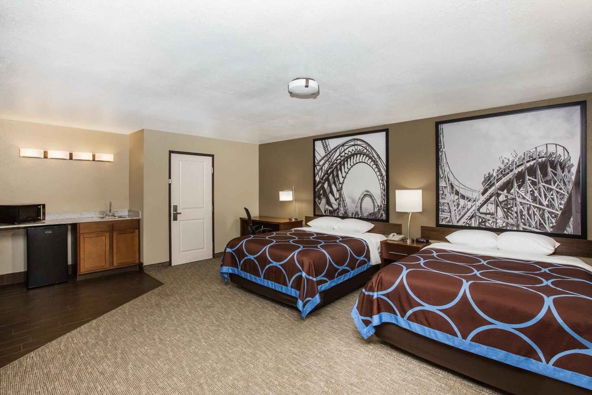 Super 8 by Wyndham Altoona photo 40