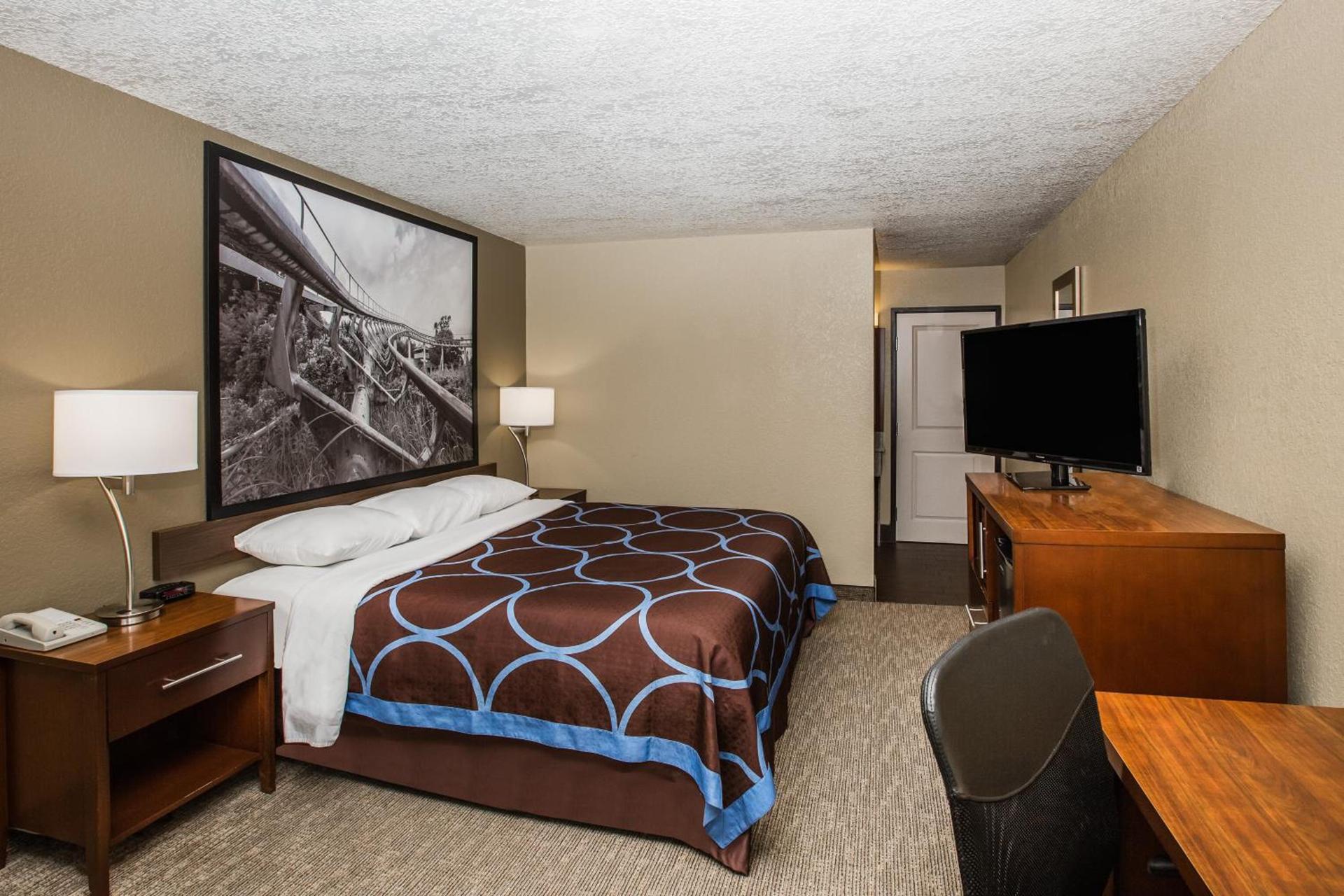 Super 8 by Wyndham Altoona photo 38