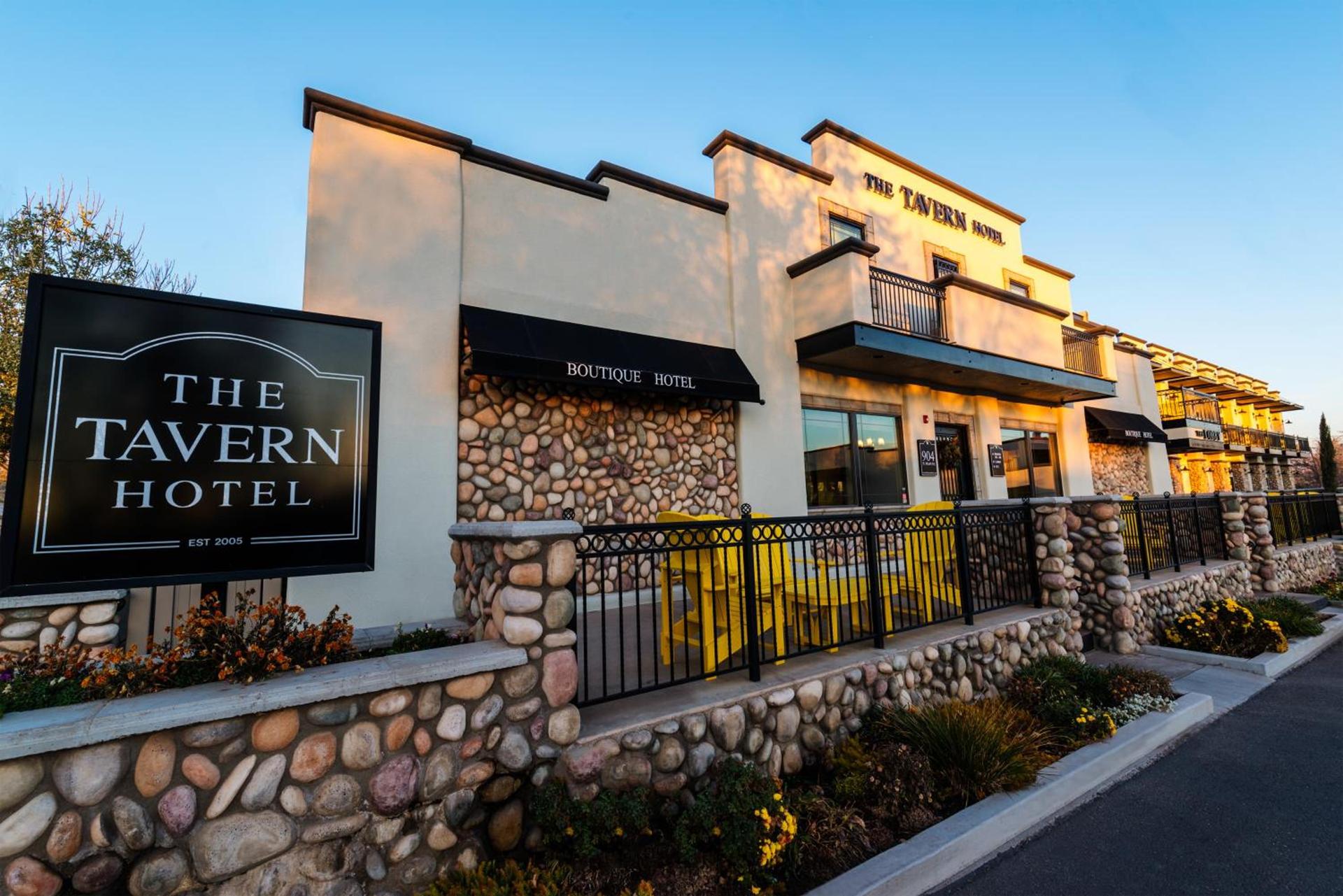 The Tavern Hotel — hotel in Cottonwood