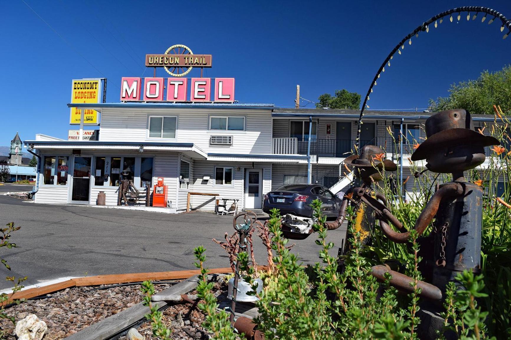 Oregon Trail Motel and Restaurant photo 2