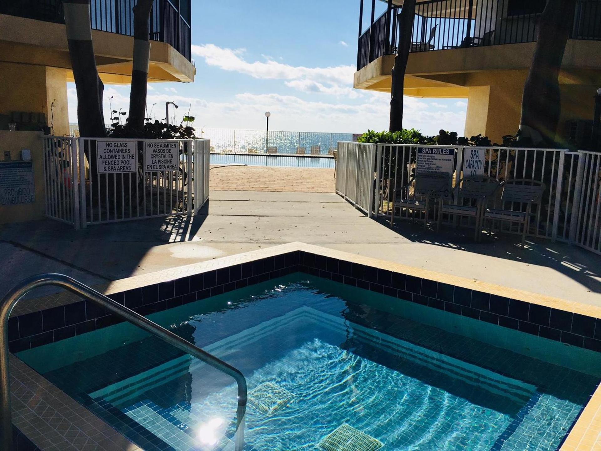 Coco Plum Beach & Tennis Club & Marina photo 12