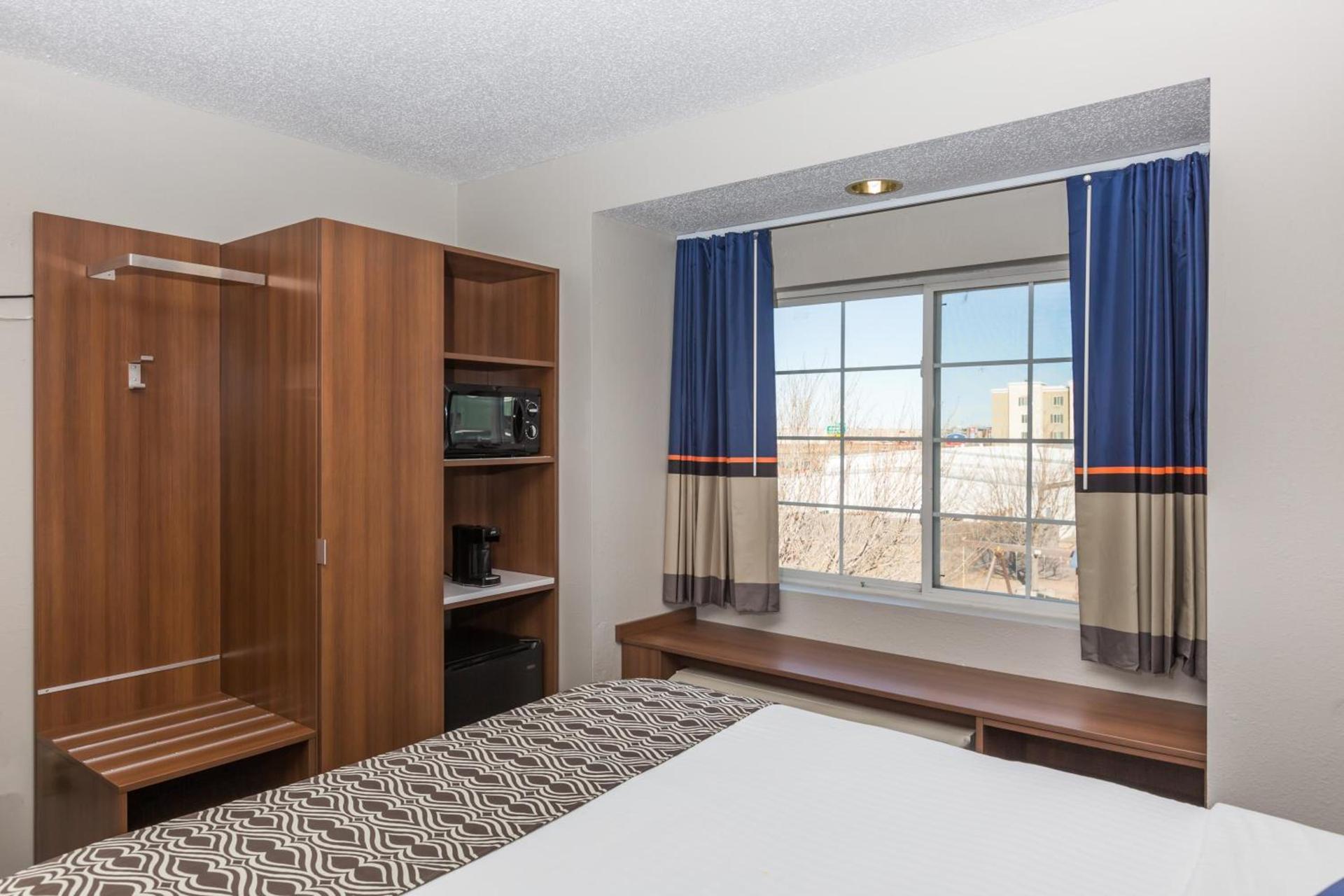 Microtel Inn & Suites by Wyndham Sioux Falls photo 12