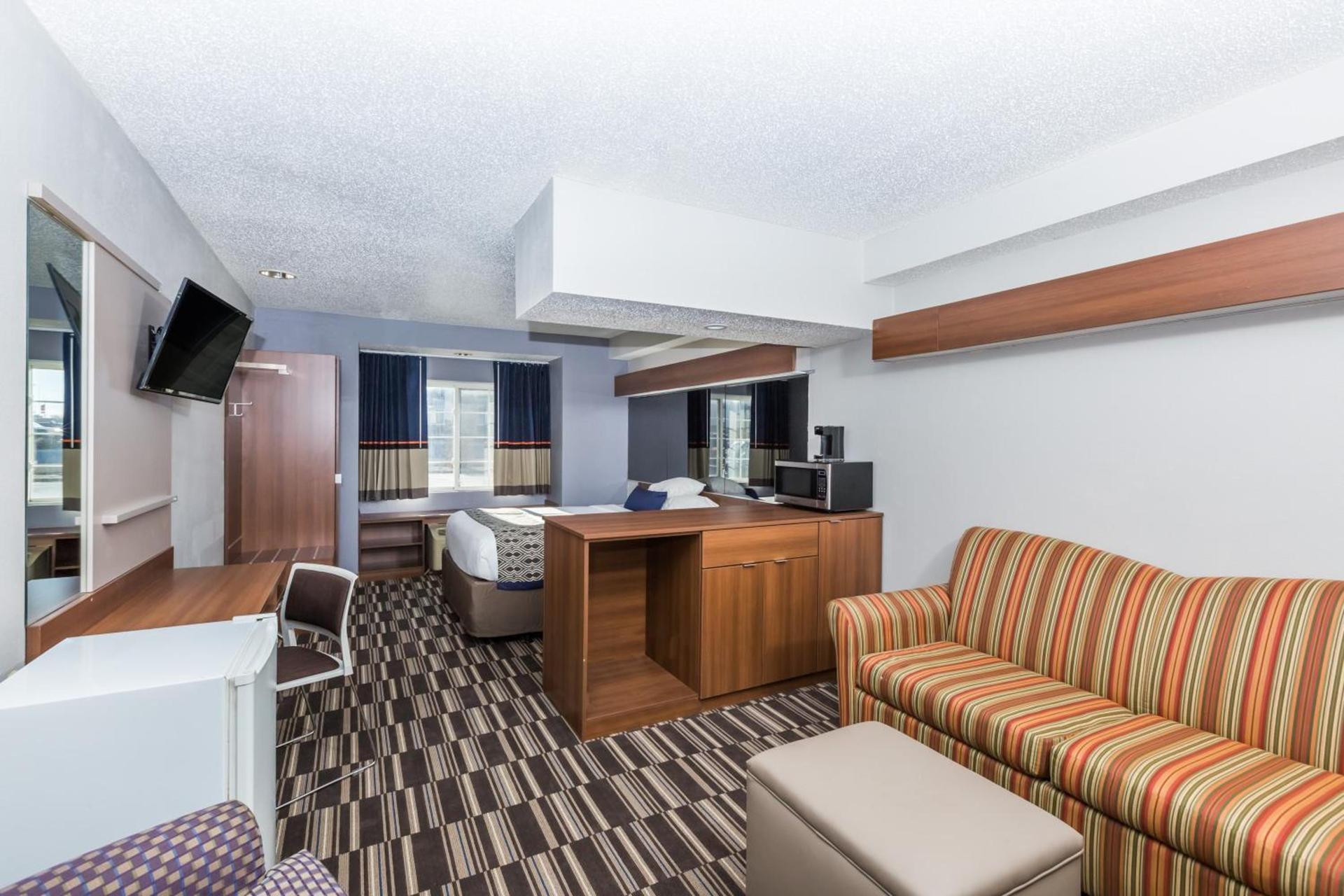 Microtel Inn & Suites by Wyndham Sioux Falls photo 9