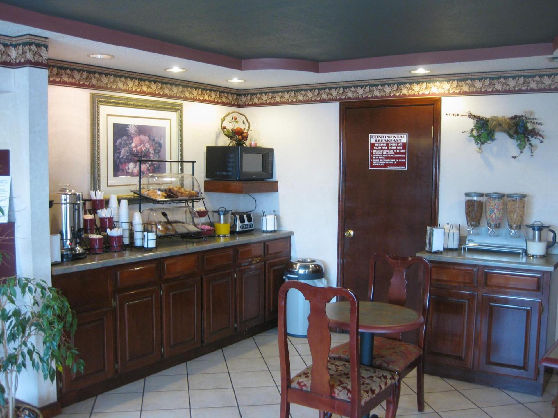 Executive Inn and Suites - Jackson photo 8