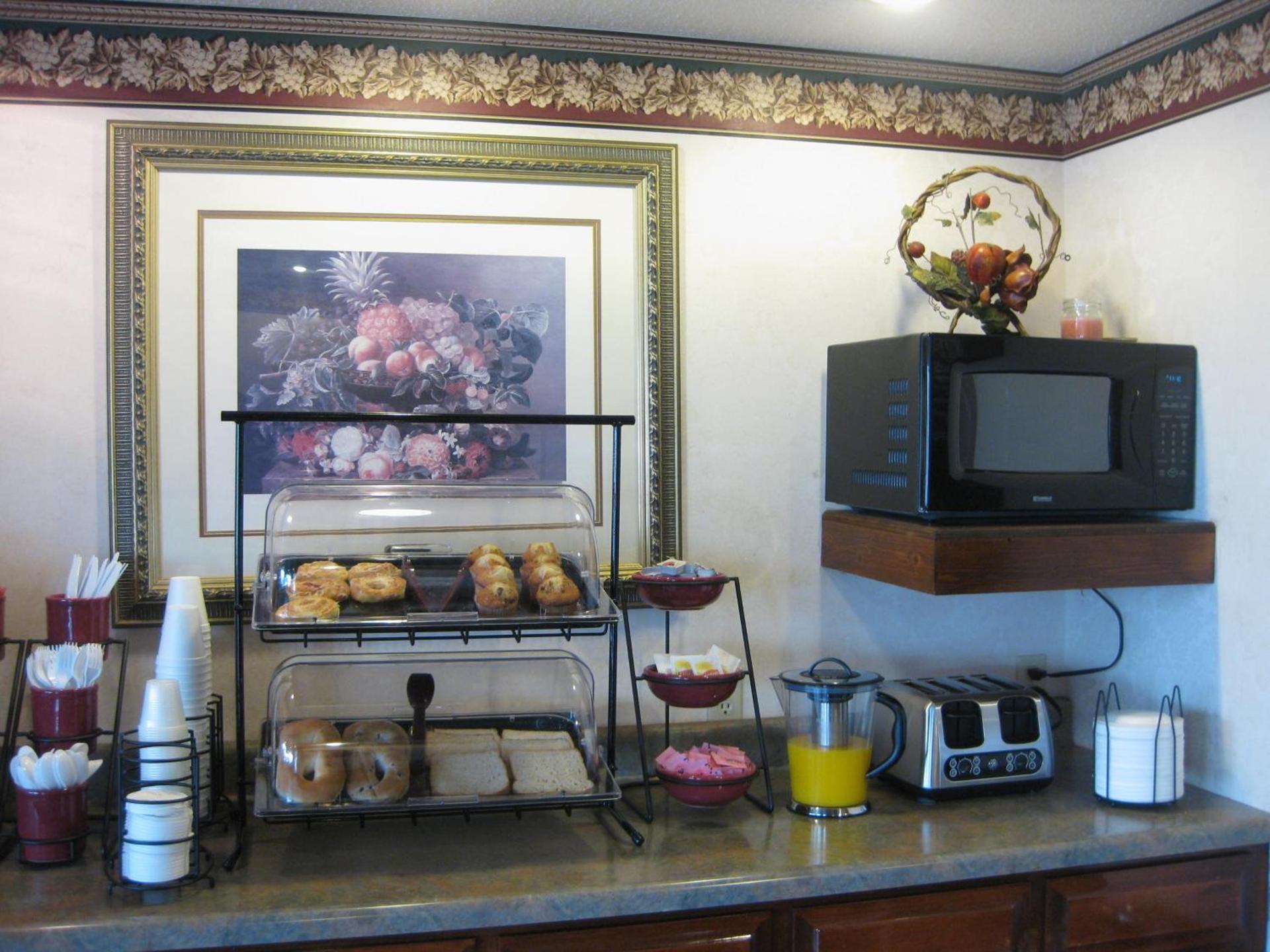 Executive Inn and Suites - Jackson photo 9