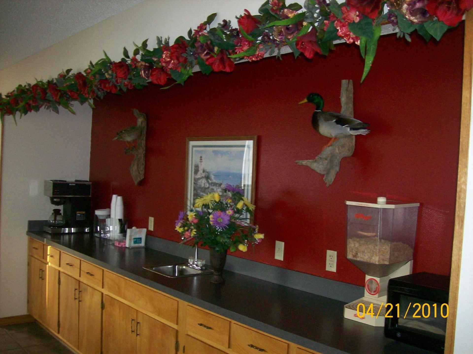 American Inn and Suites White Hall photo 9