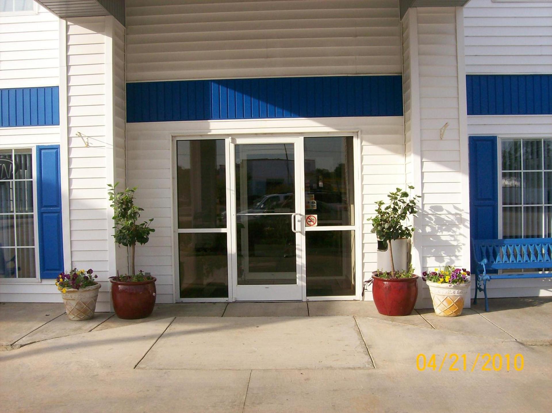 American Inn and Suites White Hall photo 2