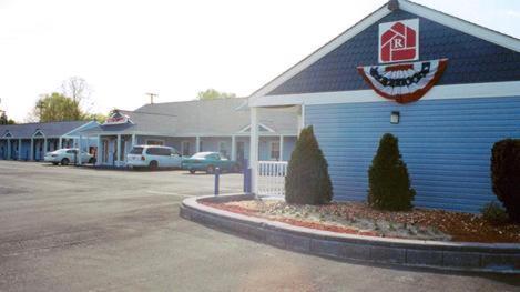 Red Carpet Inn & Suites Hammonton NJ Route-30E photo 6