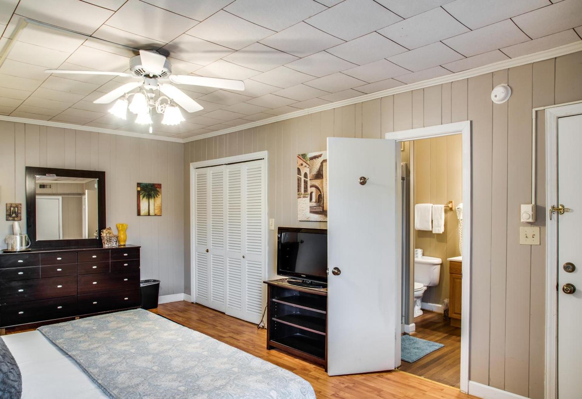 Cliff Dwellers Inn photo 68