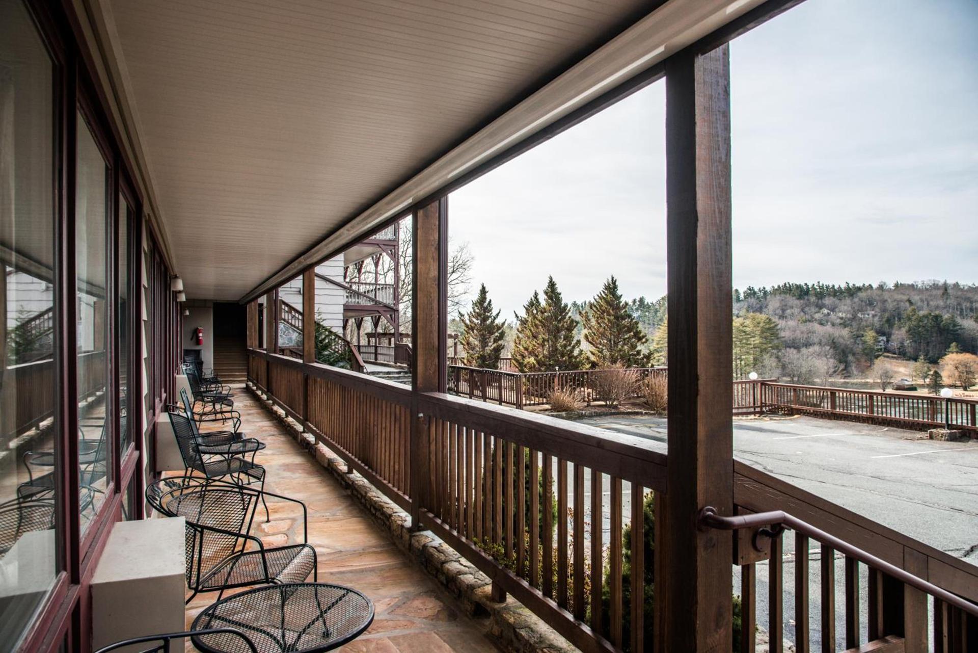 Cliff Dwellers Inn photo 59