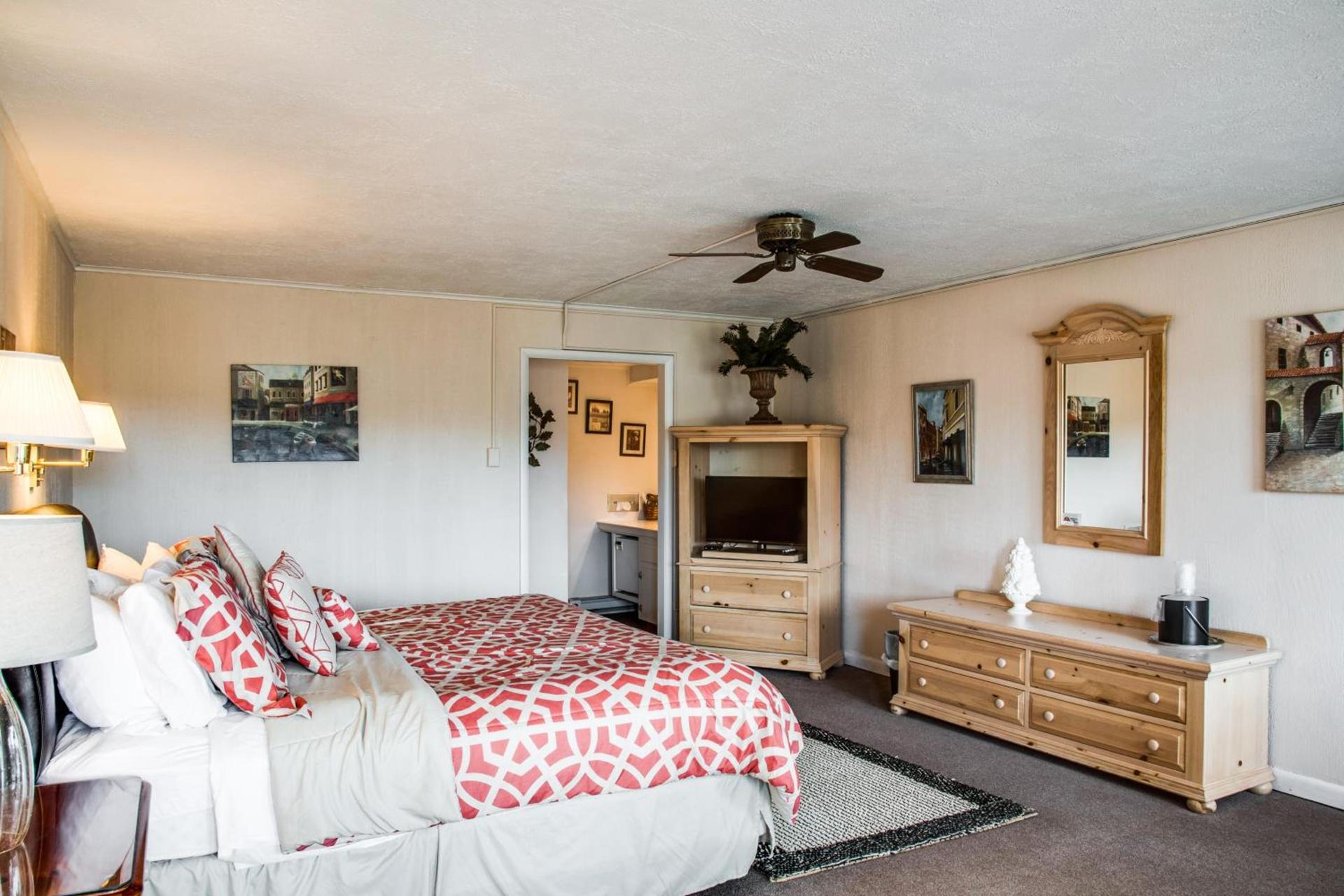 Cliff Dwellers Inn photo 44