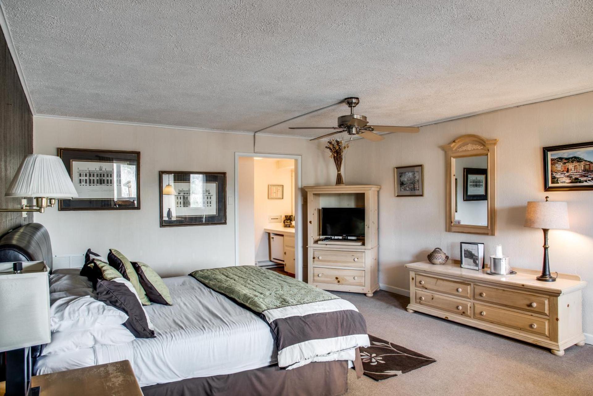 Cliff Dwellers Inn photo 46