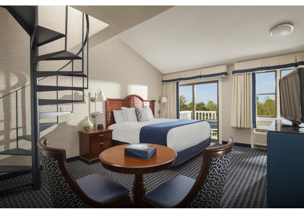 Hyannis Harbor Hotel photo 31