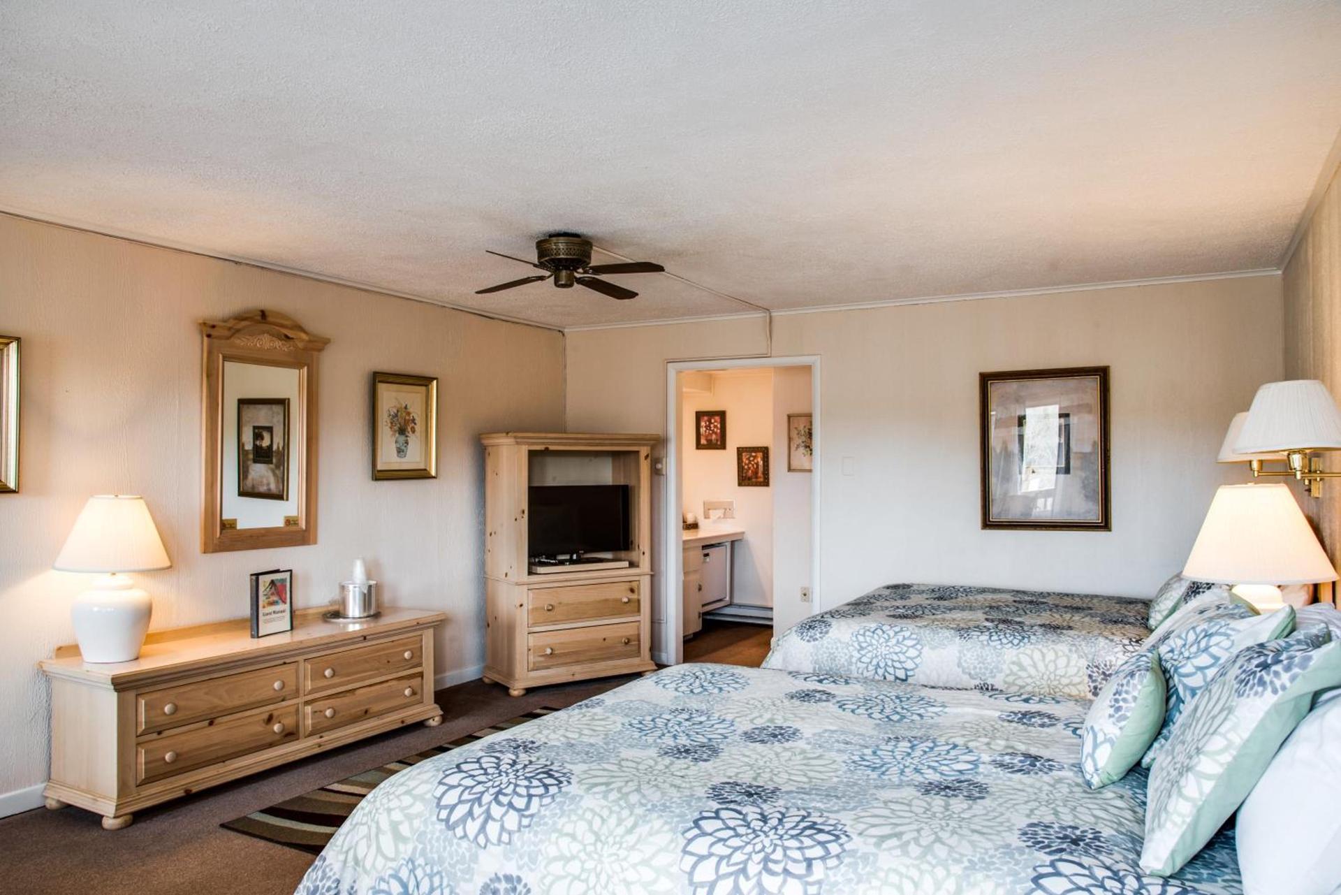 Cliff Dwellers Inn photo 39