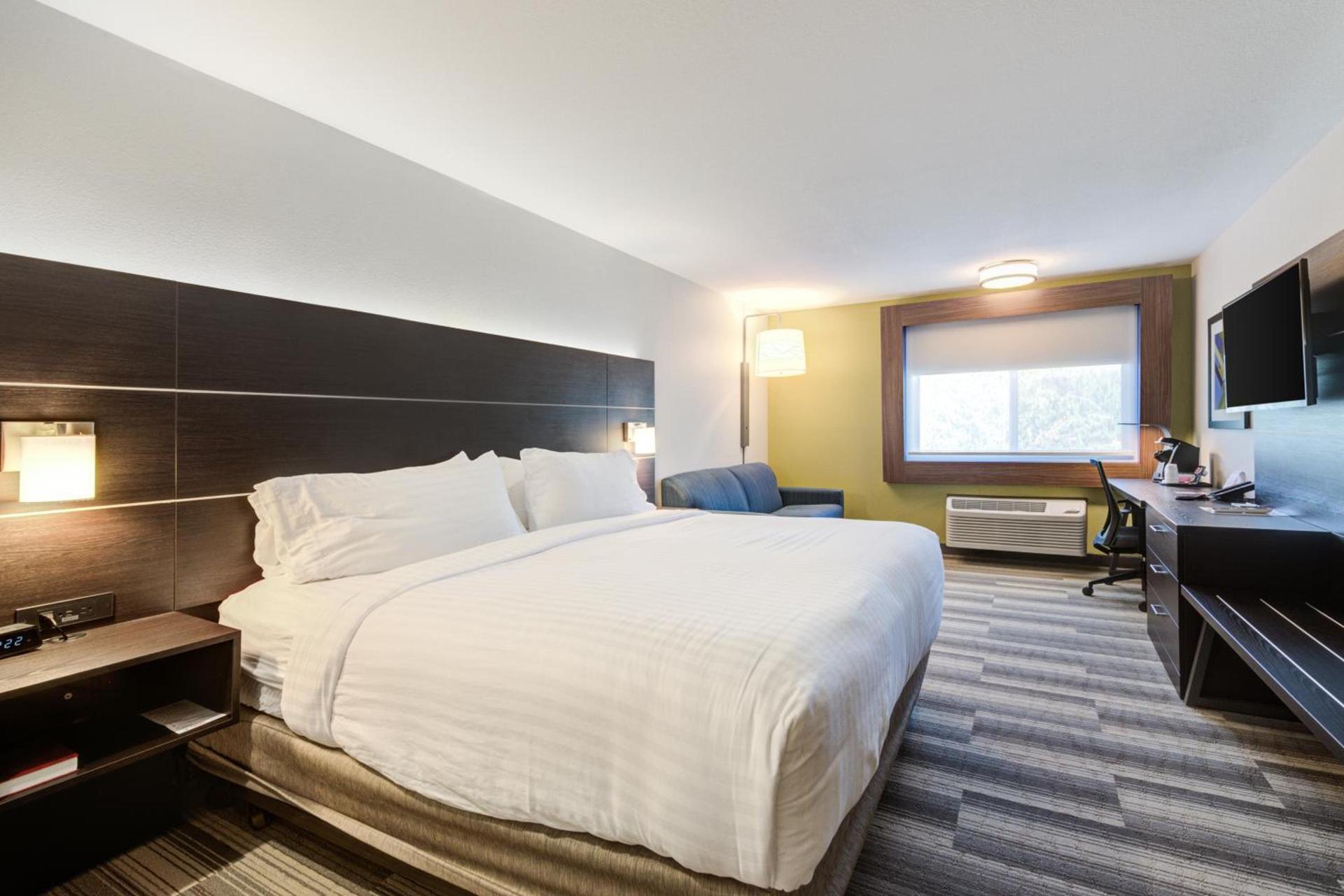 Holiday Inn Express Newberg - Wine Country by IHG photo 2