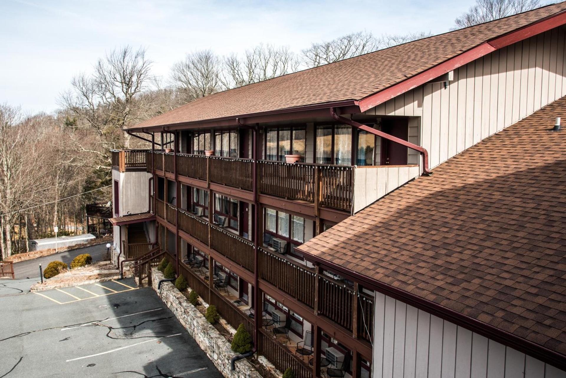 Cliff Dwellers Inn photo 20