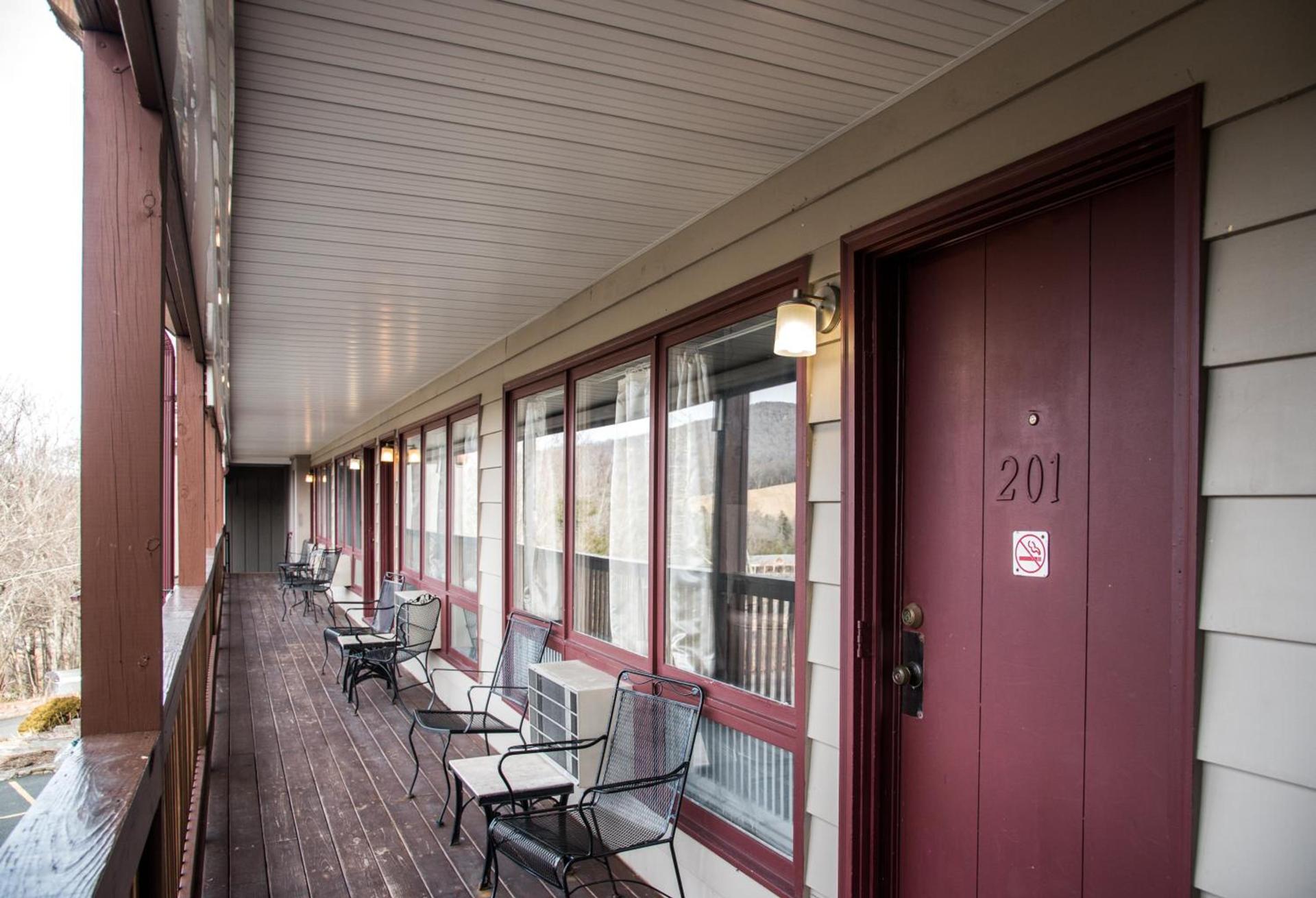 Cliff Dwellers Inn photo 33