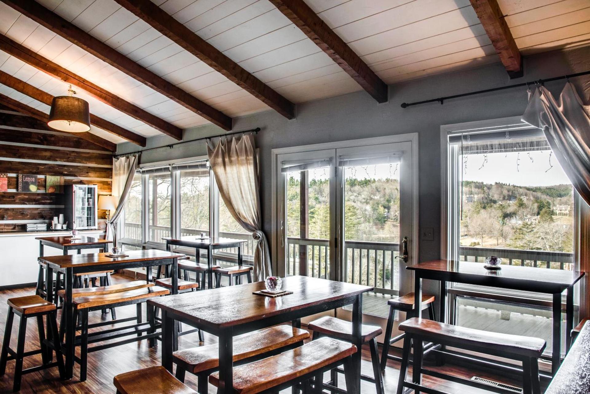Cliff Dwellers Inn photo 21