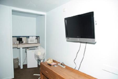 Regency Inn Comanche photo 34